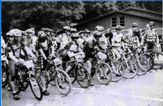 Seit 1990 findet im Herbst das Moutainbikerennen mit Start und Ziel bei der Festhalle statt.